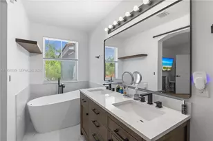 1120 Canella Ln, Hollywood, FL 33019 - Photo 30