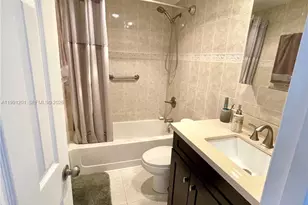 400 Kings Point Dr, Sunny Isles Beach, FL 33160 - Photo 12