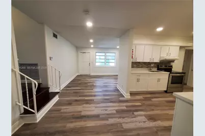126 NW 8th Ave #1, Hallandale Beach, FL 33009 - Photo 2
