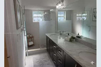 5753 NW 98th Ave, Doral, FL 33178 - Photo 8
