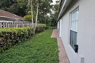 5753 NW 98th Ave, Doral, FL 33178 - Photo 12