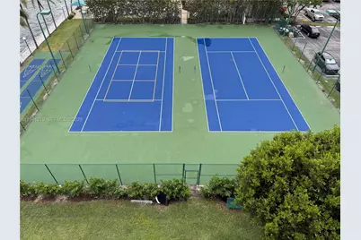 1000 Parkview Dr #720, Hallandale Beach, FL 33009 - Photo 18