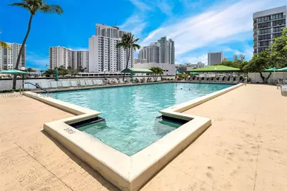 1000 Parkview Dr #720, Hallandale Beach, FL 33009 - Photo 22