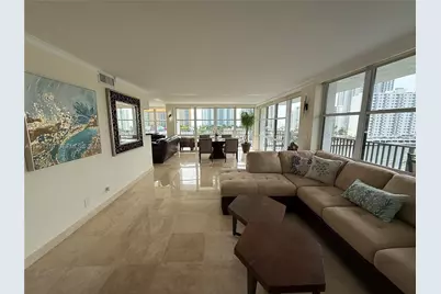 1000 Parkview Dr #720, Hallandale Beach, FL 33009 - Photo 10