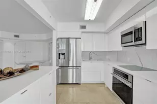 6301 Collins Ave, Miami Beach, FL 33141 - Photo 18