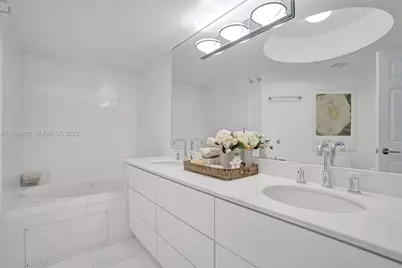 6301 Collins Ave #2308, Miami Beach, FL 33141 - Photo 30