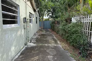 20001 NW 43rd Pl, Miami Gardens, FL 33055 - Photo 24