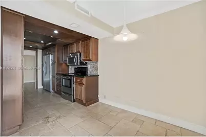 1000 Quayside Ter #706, Miami, FL 33138 - Photo 16