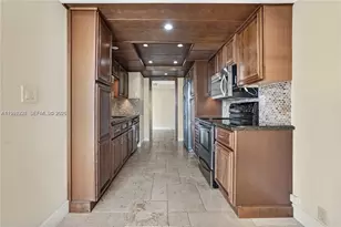 1000 Quayside Terrace, Miami, FL 33138 - Photo 14