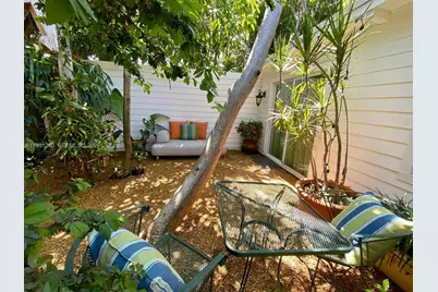 1121 NE 1st Ave #4, Fort Lauderdale, FL 33304 - Photo 8