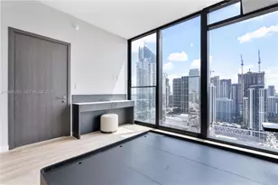 20 NE 11th St, Miami, FL 33132 - Photo 20