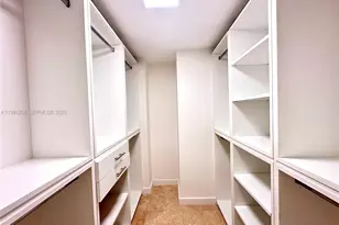 3301 N Country Club Dr, Aventura, FL 33180 - Photo 12