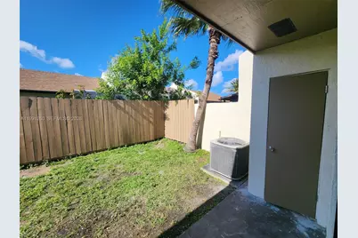 1459 Yellowthroat St, Homestead, FL 33035 - Photo 12