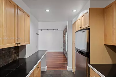 145 SE 25th Rd #404, Miami, FL 33129 - Photo 4