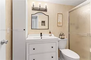 580 Egret Dr, Hallandale Beach, FL 33009 - Photo 24