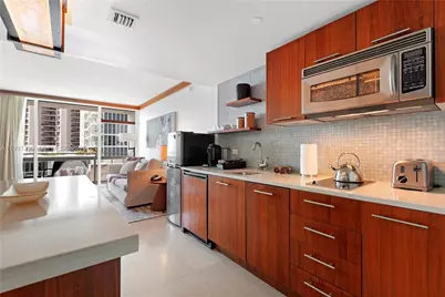 6801 Collins Ave 711 Door # 710, Miami Beach, FL 33141 - Photo 8