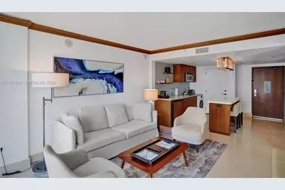 6801 Collins Ave 309 Door  #314, Miami Beach, FL 33141 - Photo 4