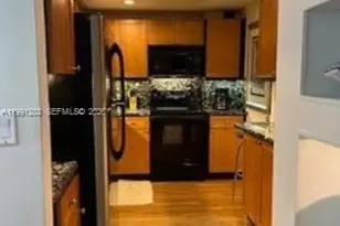 5005 Collins Ave, Miami Beach, FL 33140 - Photo 12