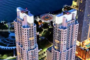 253 NE 2nd St, Miami, FL 33132 - Photo 2