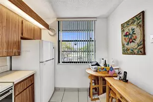 1502 Whitehall Dr, Davie, FL 33324 - Photo 8