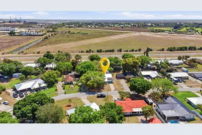 210 E Sugarland Cir, Clewiston, FL 33440 - Photo 8