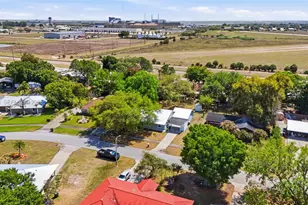 210 E Sugarland Cir, Clewiston, FL 33440 - Photo 6