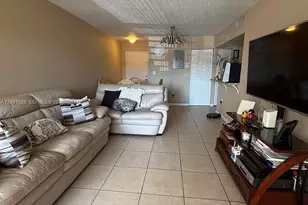 9715 Fontainebleau Blvd, Miami, FL 33172 - Photo 4