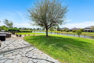 8130 Blue Daze Ct, Lehigh Acres, FL 33972 - Photo 40