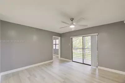 851 NE 209th Ter #203-23, Miami, FL 33179 - Photo 4