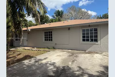 1330 NW 7th Ct, Florida City, FL 33034 - Photo 2