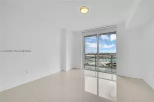 253 NE 2nd St, Miami, FL 33132 - Photo 6