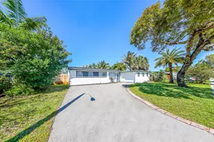 1721 SW 35th Ave, Fort Lauderdale, FL 33312 - Photo 2