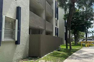 10090 NW 80th Ct, Hialeah Gardens, FL 33016 - Photo 30
