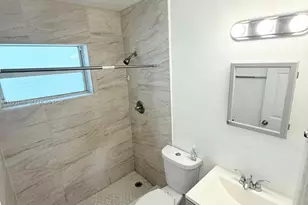 1055 NE 34th Ct, Oakland Park, FL 33334 - Photo 4