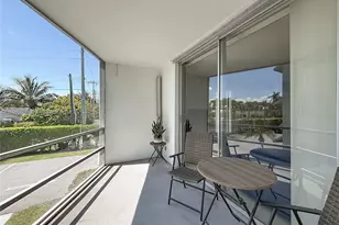 400 SE 10th St, Deerfield Beach, FL 33441 - Photo 18