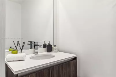 488 NE 18th St #1805, Miami, FL 33132 - Photo 12