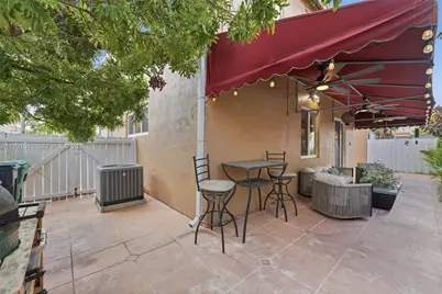 8657 NW 2nd St, Miami, FL 33126 - Photo 32