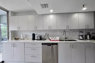 17890 W Dixie Hwy, North Miami Beach, FL 33160 - Photo 30