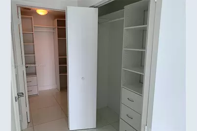 90 SW 3rd St #3610, Miami, FL 33130 - Photo 10