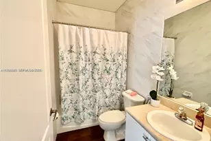 7472 NW 112 Path, Doral, FL 33178 - Photo 10