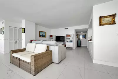 1420 Brickell Bay Dr #1003A, Miami, FL 33131 - Photo 8