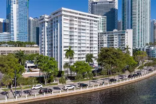 1420 Brickell Bay Dr, Miami, FL 33131 - Photo 2