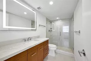 1420 Brickell Bay Dr, Miami, FL 33131 - Photo 30