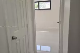 5 Olive Dr, Hialeah, FL 33010 - Photo 12