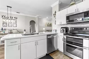 695 SE 30th Dr, Homestead, FL 33033 - Photo 14