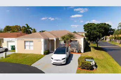 22226 SW 98th Pl, Cutler Bay, FL 33190 - Photo 1