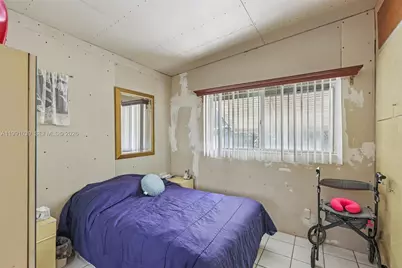 272 W 46th St, Hialeah, FL 33012 - Photo 20