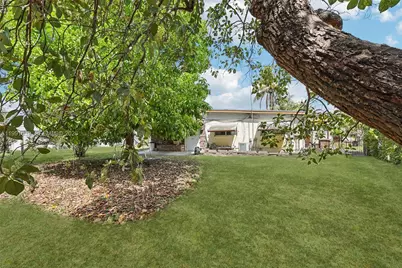 272 W 46th St, Hialeah, FL 33012 - Photo 32