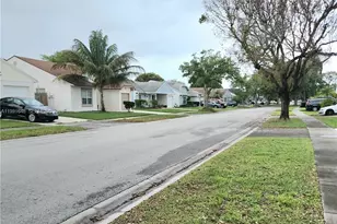 8615 SW 15th St, Pembroke Pines, FL 33025 - Photo 26