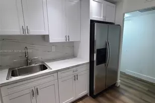 17570 Atlantic Blvd, Sunny Isles Beach, FL 33160 - Photo 2